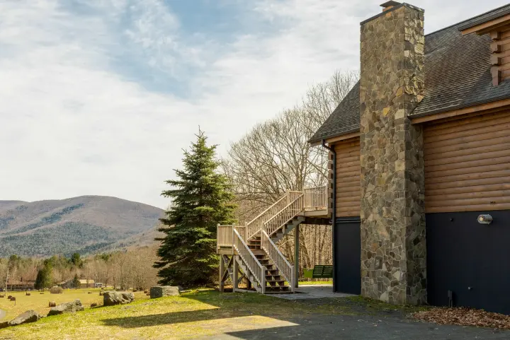 There is space for 5 cars near the house - the views when you get out of the car are so beautiful that you'll want to take your first pictures right there.
